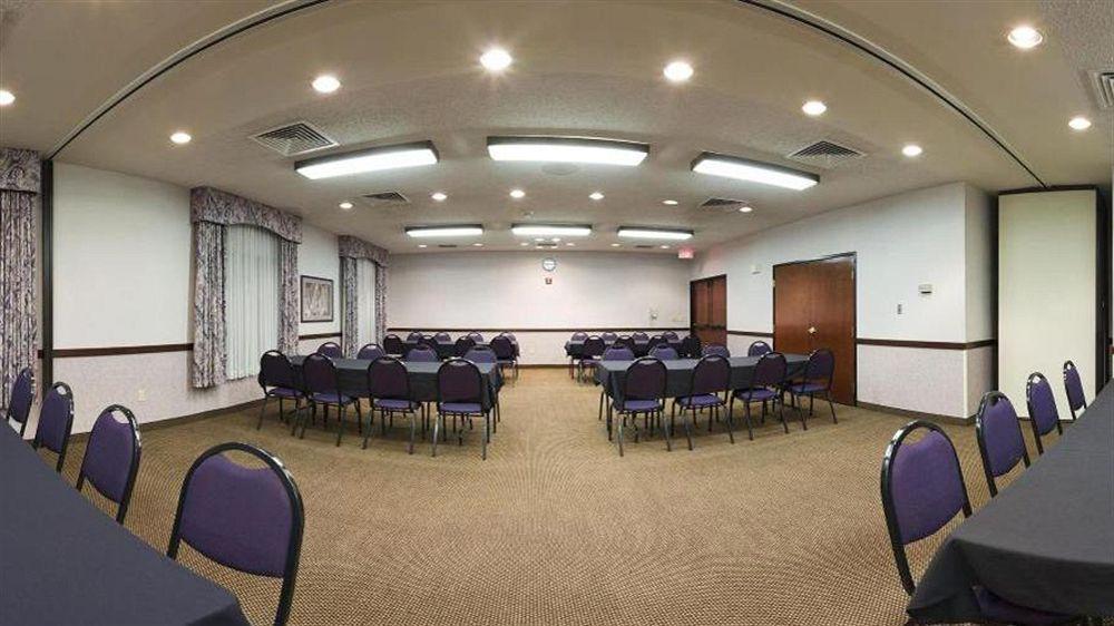 Holiday Inn Express Hutchison By Ihg Hutchinson Exterior foto
